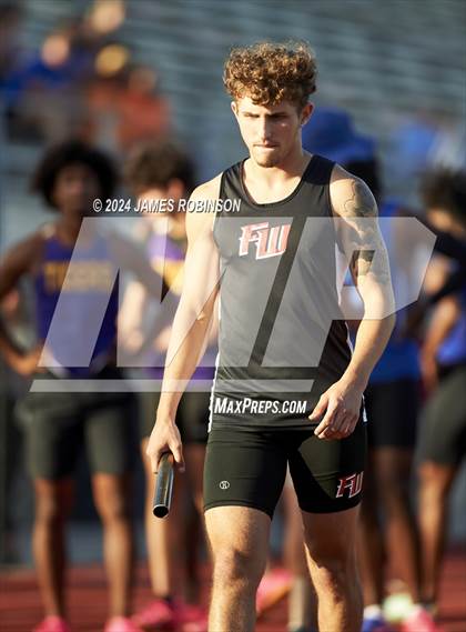 Thumbnail 2 in FHSAA District 3-2A (4 x 400 Relay) photogallery.