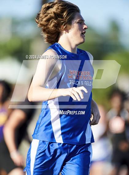 Thumbnail 1 in FHSAA District 3-2A (4 x 400 Relay) photogallery.