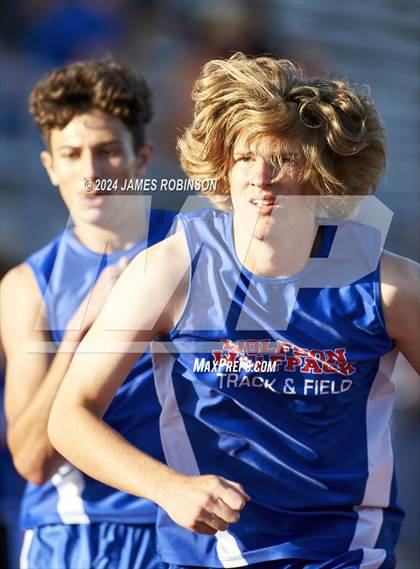 Thumbnail 2 in FHSAA District 3-2A (4 x 400 Relay) photogallery.