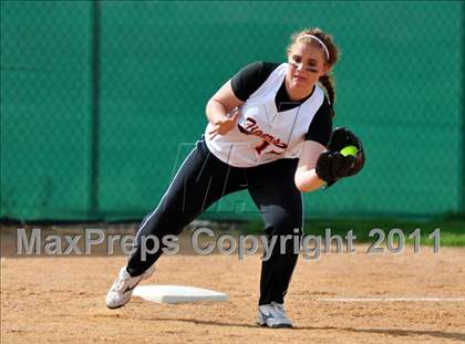 Thumbnail 3 in Columbia vs Mountain Home (4A District Playoff) photogallery.