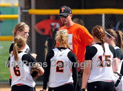 Thumbnail 1 in Columbia vs Mountain Home (4A District Playoff) photogallery.