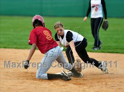 Thumbnail 3 in Columbia vs Mountain Home (4A District Playoff) photogallery.