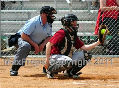 Thumbnail 2 in Columbia vs Mountain Home (4A District Playoff) photogallery.