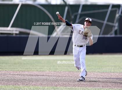Thumbnail 2 in Carroll vs. Allen (UIL 6A Regional Quarterfinal) photogallery.