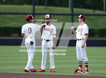 Thumbnail 2 in Carroll vs. Allen (UIL 6A Regional Quarterfinal) photogallery.