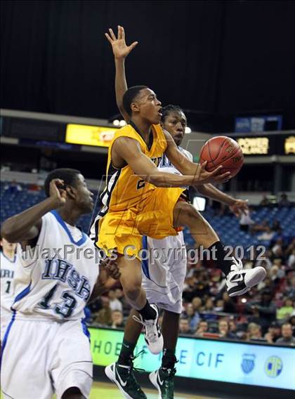 Thumbnail 2 in Bishop O'Dowd vs. Sacred Heart Cathedral (CIF D3 NorCal Regional Final) photogallery.