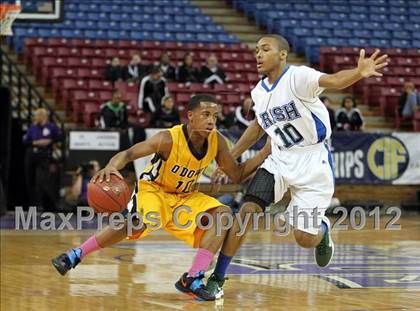 Thumbnail 2 in Bishop O'Dowd vs. Sacred Heart Cathedral (CIF D3 NorCal Regional Final) photogallery.