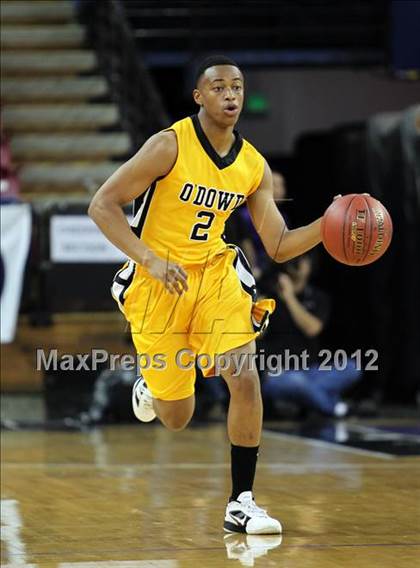Thumbnail 2 in Bishop O'Dowd vs. Sacred Heart Cathedral (CIF D3 NorCal Regional Final) photogallery.