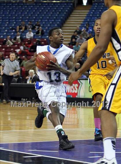 Thumbnail 3 in Bishop O'Dowd vs. Sacred Heart Cathedral (CIF D3 NorCal Regional Final) photogallery.