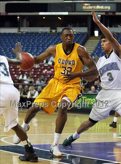 Thumbnail 2 in Bishop O'Dowd vs. Sacred Heart Cathedral (CIF D3 NorCal Regional Final) photogallery.