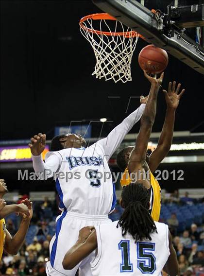 Thumbnail 2 in Bishop O'Dowd vs. Sacred Heart Cathedral (CIF D3 NorCal Regional Final) photogallery.