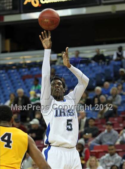 Thumbnail 2 in Bishop O'Dowd vs. Sacred Heart Cathedral (CIF D3 NorCal Regional Final) photogallery.