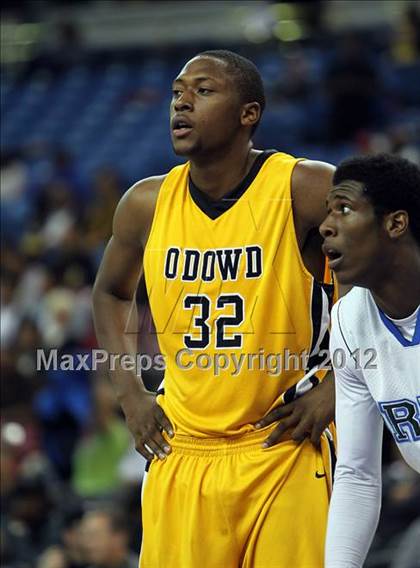 Thumbnail 3 in Bishop O'Dowd vs. Sacred Heart Cathedral (CIF D3 NorCal Regional Final) photogallery.