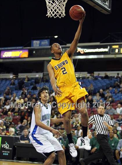 Thumbnail 1 in Bishop O'Dowd vs. Sacred Heart Cathedral (CIF D3 NorCal Regional Final) photogallery.