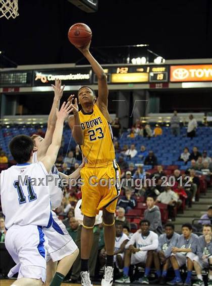 Thumbnail 1 in Bishop O'Dowd vs. Sacred Heart Cathedral (CIF D3 NorCal Regional Final) photogallery.