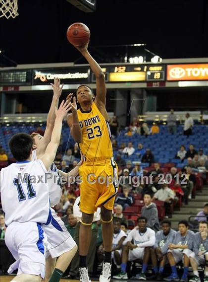 Thumbnail 1 in Bishop O'Dowd vs. Sacred Heart Cathedral (CIF D3 NorCal Regional Final) photogallery.