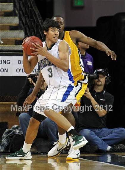 Thumbnail 3 in Bishop O'Dowd vs. Sacred Heart Cathedral (CIF D3 NorCal Regional Final) photogallery.