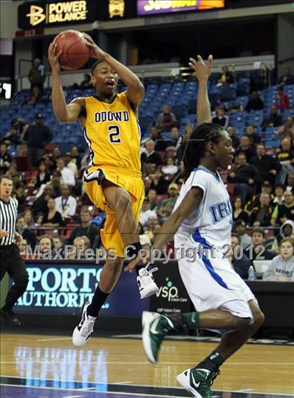 Thumbnail 1 in Bishop O'Dowd vs. Sacred Heart Cathedral (CIF D3 NorCal Regional Final) photogallery.