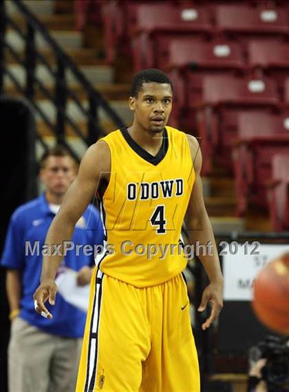 Thumbnail 2 in Bishop O'Dowd vs. Sacred Heart Cathedral (CIF D3 NorCal Regional Final) photogallery.