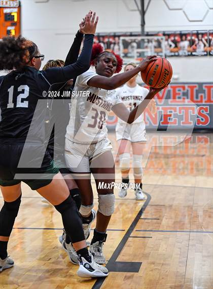 Thumbnail 2 in Magnolia West vs Ellison (UIL 5A Reg III Bi-District) photogallery.