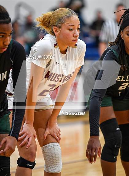 Thumbnail 2 in Magnolia West vs Ellison (UIL 5A Reg III Bi-District) photogallery.
