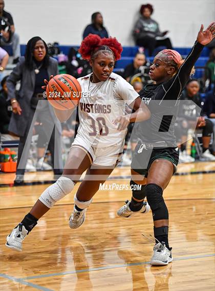 Thumbnail 2 in Magnolia West vs Ellison (UIL 5A Reg III Bi-District) photogallery.