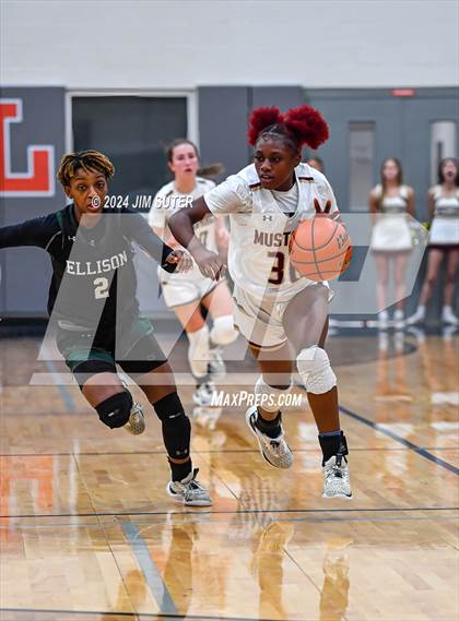 Thumbnail 2 in Magnolia West vs Ellison (UIL 5A Reg III Bi-District) photogallery.