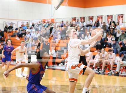 Thumbnail 1 in Grand Saline vs Prairiland photogallery.