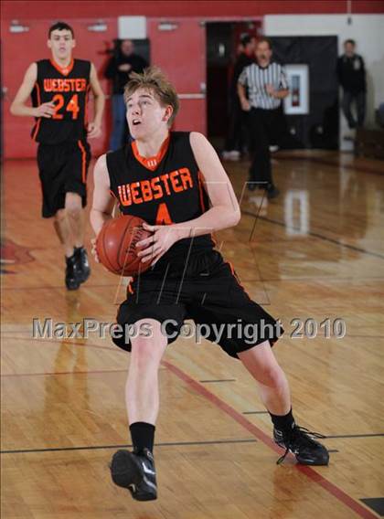 Thumbnail 2 in St. Croix Central vs. Webster (D3 Regional Championship) photogallery.