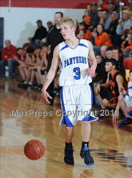 Thumbnail 1 in St. Croix Central vs. Webster (D3 Regional Championship) photogallery.