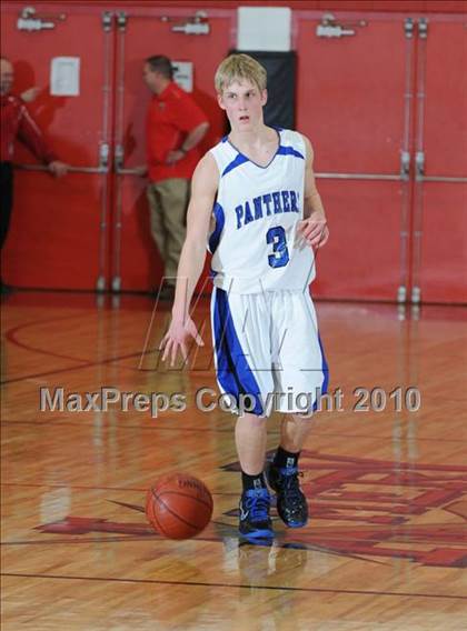 Thumbnail 3 in St. Croix Central vs. Webster (D3 Regional Championship) photogallery.