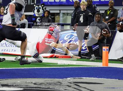 Thumbnail 1 in Westlake vs. Guyer (UIL Football 6A D2 Finals) photogallery.