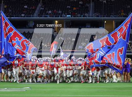 Thumbnail 3 in Westlake vs. Guyer (UIL Football 6A D2 Finals) photogallery.