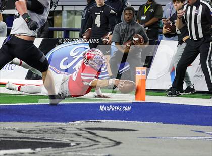 Thumbnail 3 in Westlake vs. Guyer (UIL Football 6A D2 Finals) photogallery.