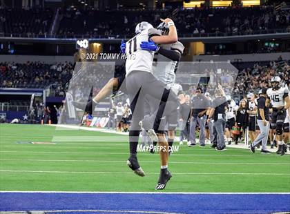 Thumbnail 2 in Westlake vs. Guyer (UIL Football 6A D2 Finals) photogallery.