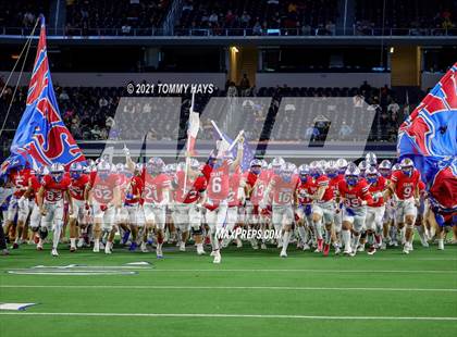 Thumbnail 3 in Westlake vs. Guyer (UIL Football 6A D2 Finals) photogallery.