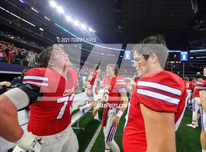 Thumbnail 3 in Westlake vs. Guyer (UIL Football 6A D2 Finals) photogallery.