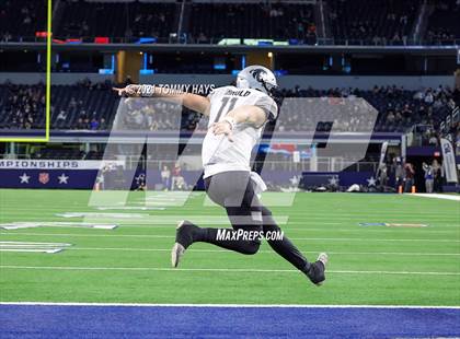 Thumbnail 3 in Westlake vs. Guyer (UIL Football 6A D2 Finals) photogallery.