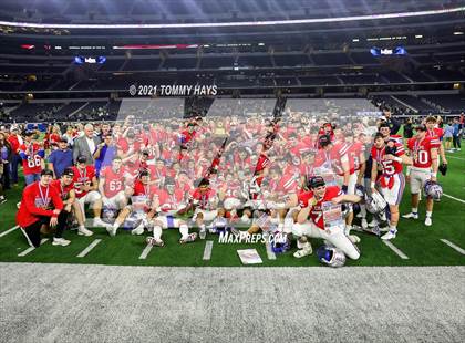 Thumbnail 2 in Westlake vs. Guyer (UIL Football 6A D2 Finals) photogallery.