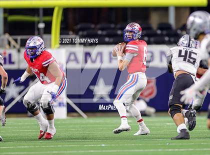 Thumbnail 1 in Westlake vs. Guyer (UIL Football 6A D2 Finals) photogallery.