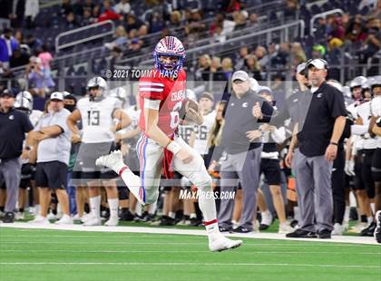 Thumbnail 3 in Westlake vs. Guyer (UIL Football 6A D2 Finals) photogallery.