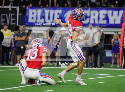 Thumbnail 3 in Westlake vs. Guyer (UIL Football 6A D2 Finals) photogallery.