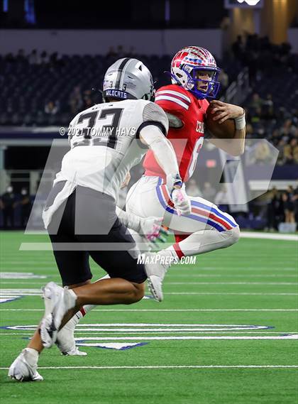 Thumbnail 1 in Westlake vs. Guyer (UIL Football 6A D2 Finals) photogallery.