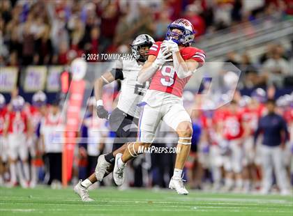 Thumbnail 2 in Westlake vs. Guyer (UIL Football 6A D2 Finals) photogallery.