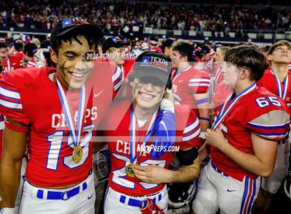 Thumbnail 3 in Westlake vs. Guyer (UIL Football 6A D2 Finals) photogallery.