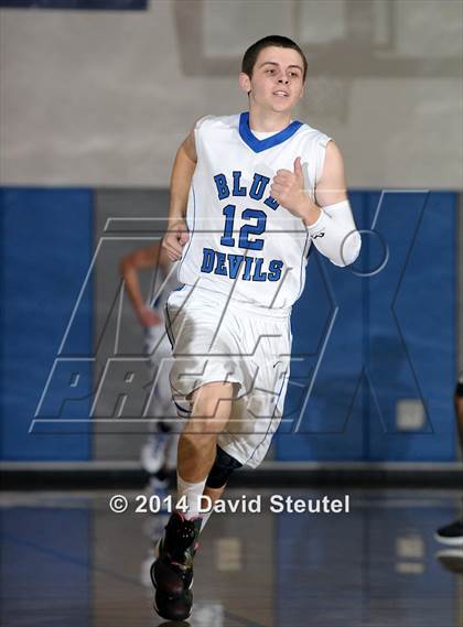 Thumbnail 3 in Rodriguez vs. Davis (Les Curry Invitational) photogallery.