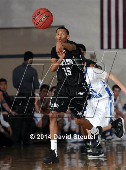 Thumbnail 1 in Rodriguez vs. Davis (Les Curry Invitational) photogallery.