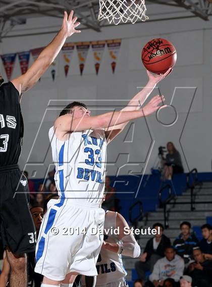 Thumbnail 1 in Rodriguez vs. Davis (Les Curry Invitational) photogallery.