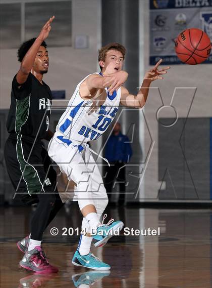 Thumbnail 3 in Rodriguez vs. Davis (Les Curry Invitational) photogallery.