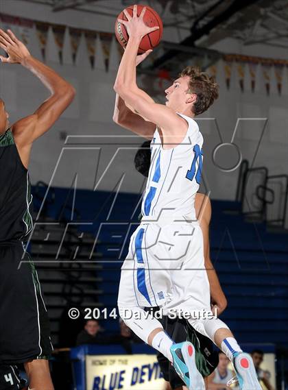 Thumbnail 1 in Rodriguez vs. Davis (Les Curry Invitational) photogallery.